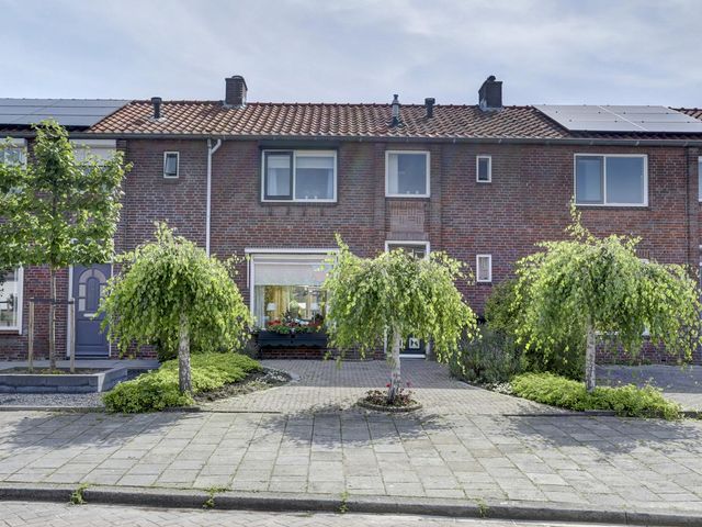 Esdoornstraat 18, Nieuwerkerk