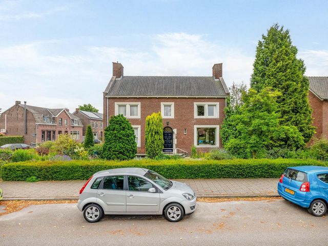 Raadhuislaan 1, Tegelen