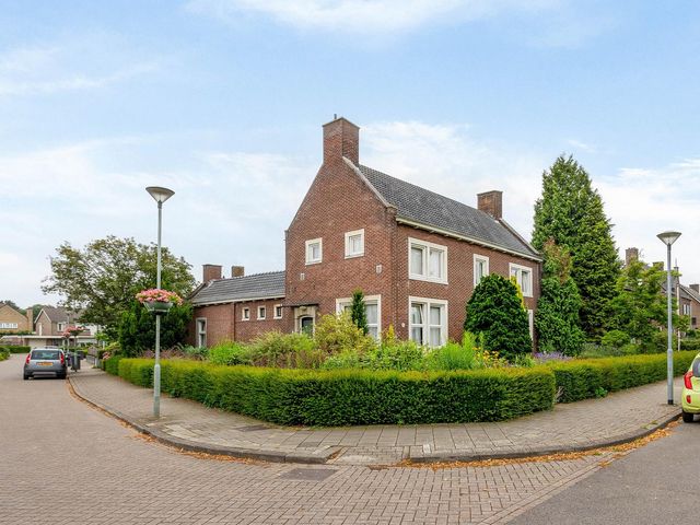 Raadhuislaan 1, Tegelen