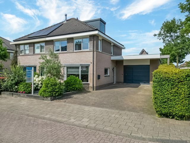 Johan Frisostraat 2, Randwijk