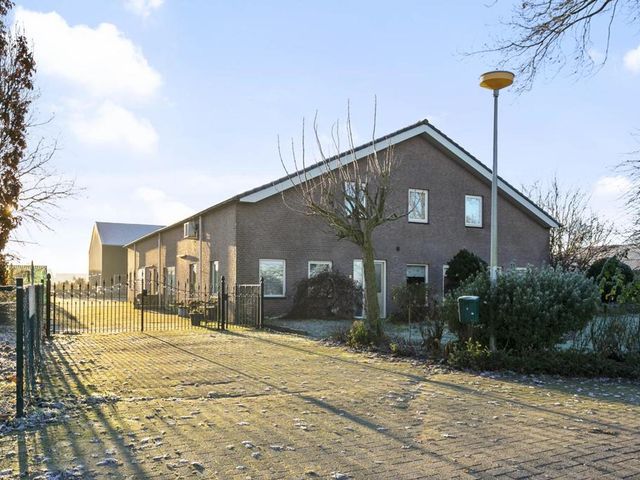 Vlierstraat 2, Oijen