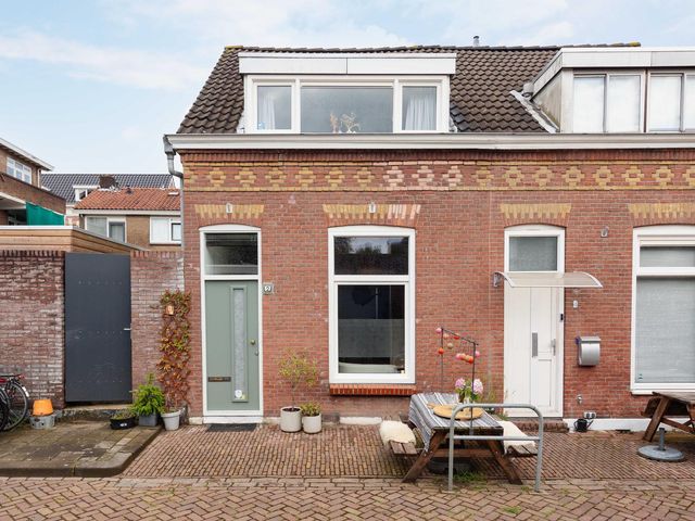 Anthonie Camerlingstraat 2, Dordrecht