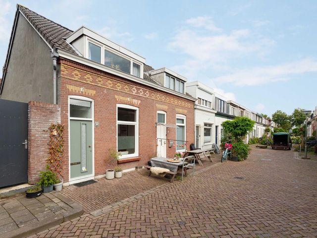 Anthonie Camerlingstraat 2, Dordrecht