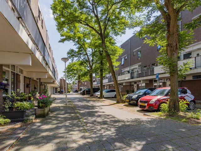 Albert Rousselstraat 45, 'S-Gravenhage