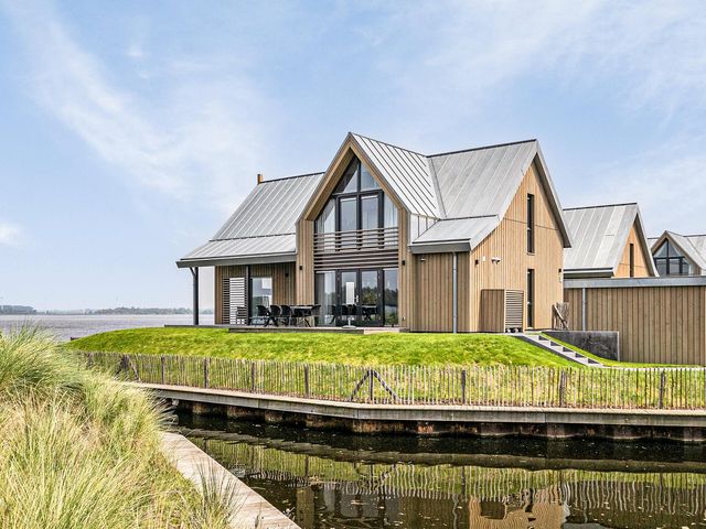 Oesterdam 313, Tholen