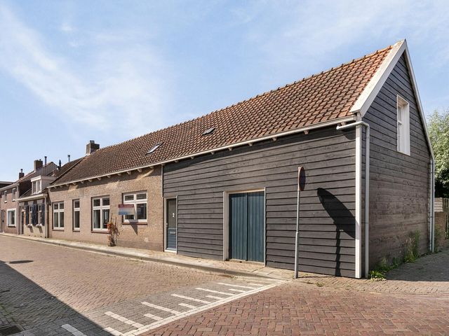 Kerkstraat 2, Hoedekenskerke