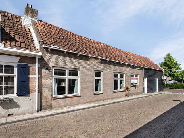 Kerkstraat 2, Hoedekenskerke