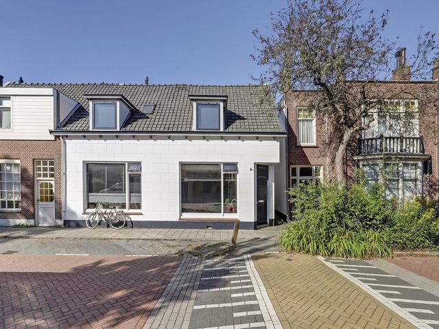 Emmastraat 16A, De Lier