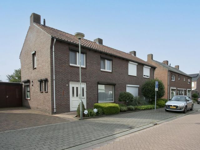 Sint Jozefstraat 11, Stramproy