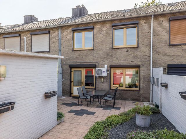 Michaelstraat 32, Geleen