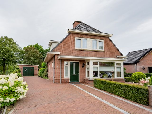 Koninginnelaan 32, Voorthuizen