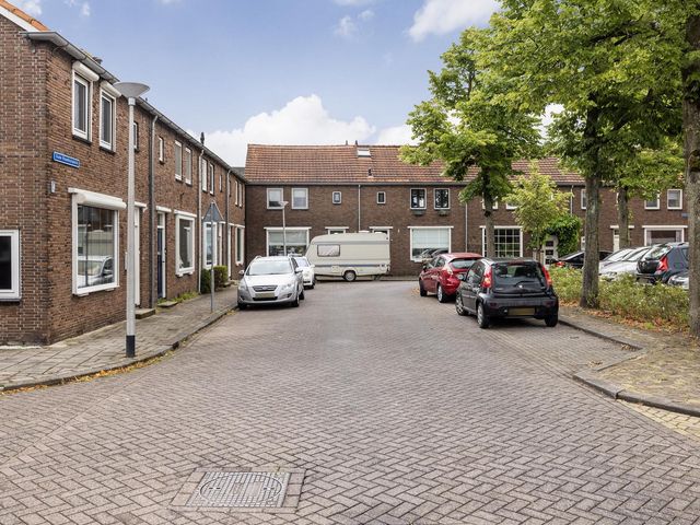 Oude Raadhuisplein 2, Hendrik-Ido-Ambacht