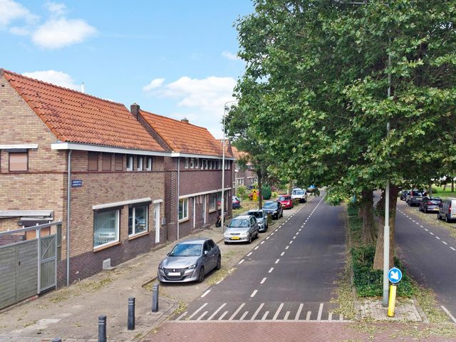 Burg. Lemmensstraat 229, Geleen