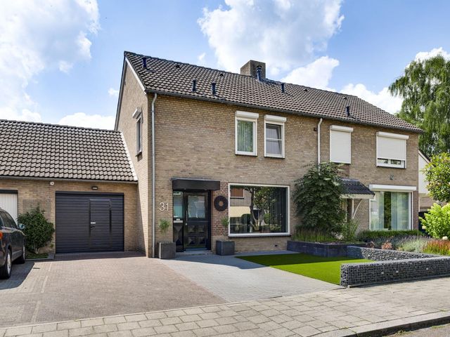 Loverstraat 31, Nederweert