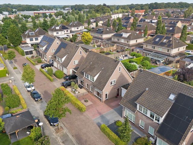 Veldsinklaan 11, Hardenberg