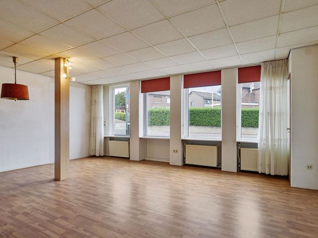 Loverixplein 2, Banholt