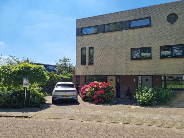 Adelaarsvaren 81, Bergschenhoek