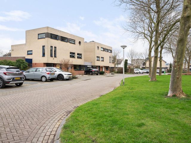 Adelaarsvaren 81, Bergschenhoek