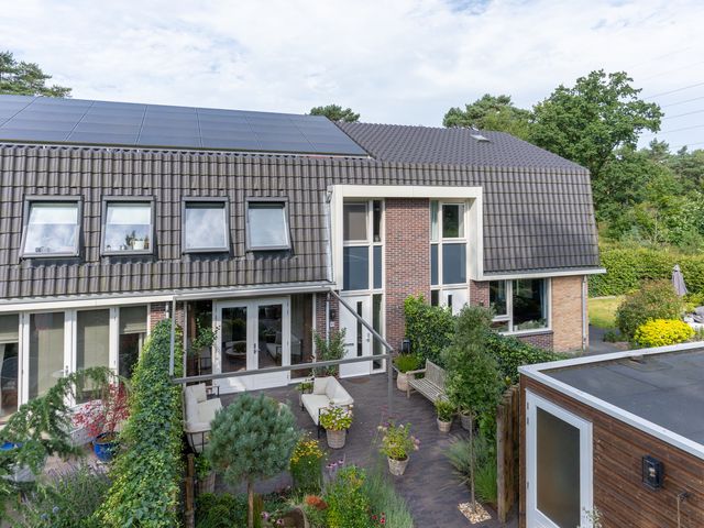 Arianehof 48, Ermelo