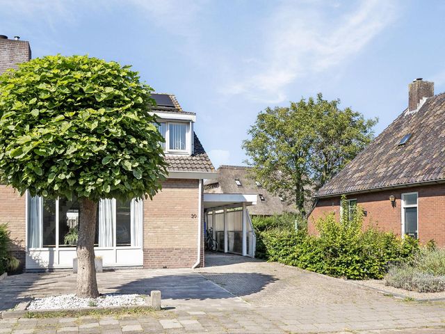 Wethouder Bruensstraat 20, Deest