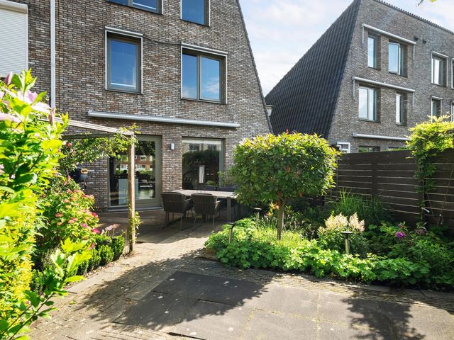 Romenpad 85, Berkel en Rodenrijs