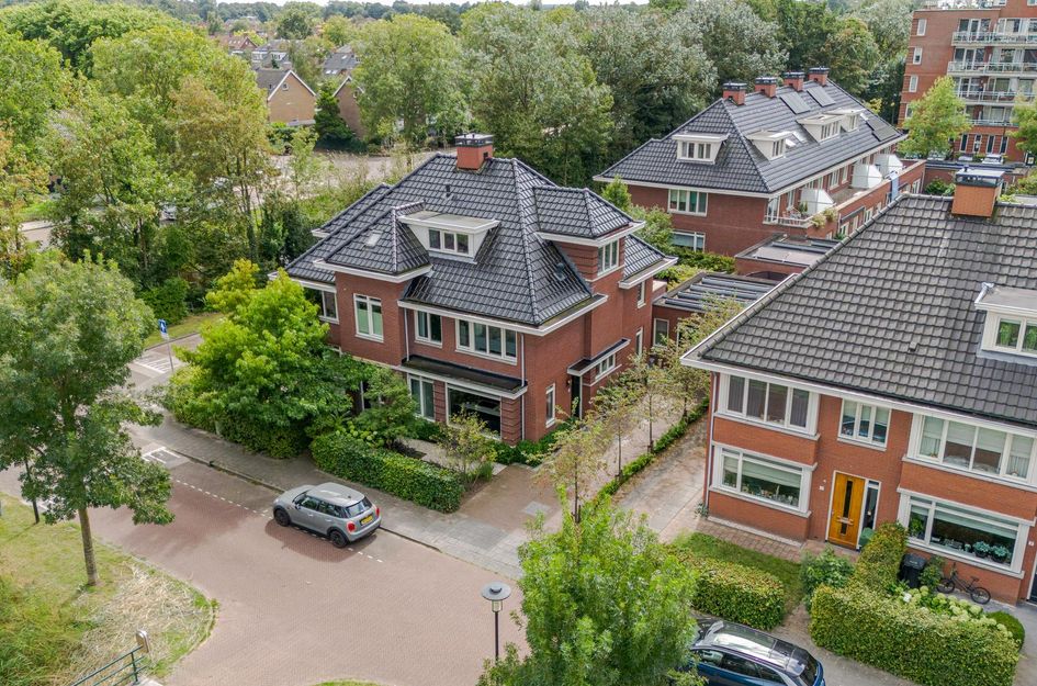 Burgemeester Pompe van Meerdervoortlaan 3