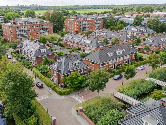 Burgemeester Pompe van Meerdervoortlaan 3, Voorschoten