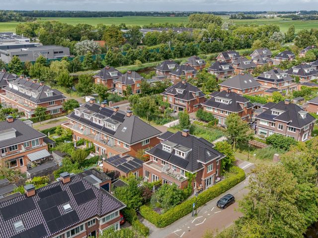 Burgemeester Pompe van Meerdervoortlaan 3, Voorschoten