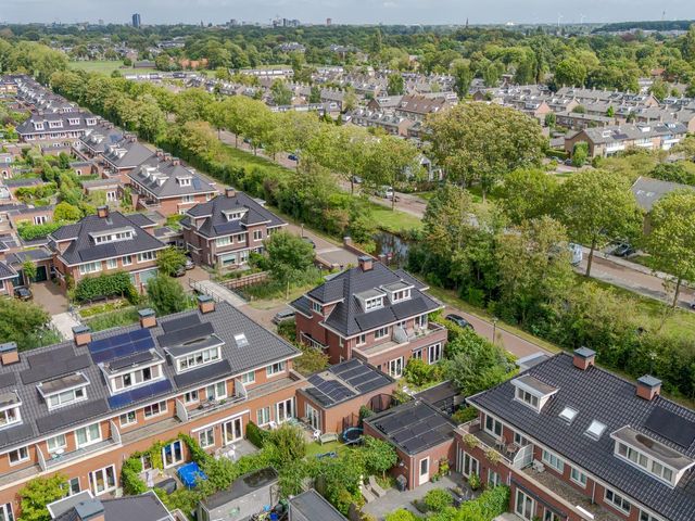 Burgemeester Pompe van Meerdervoortlaan 3, Voorschoten