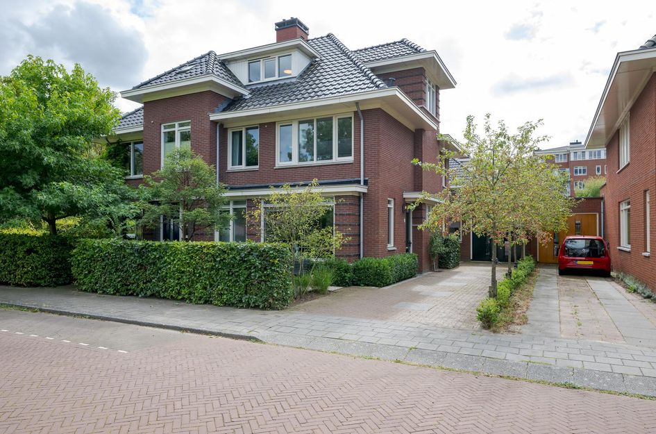 Burgemeester Pompe van Meerdervoortlaan 3