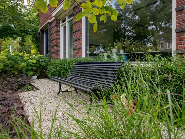 Burgemeester Pompe van Meerdervoortlaan 3, Voorschoten