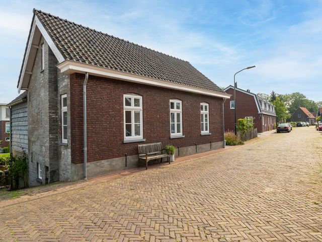 Dorpsstraat 20, Dussen