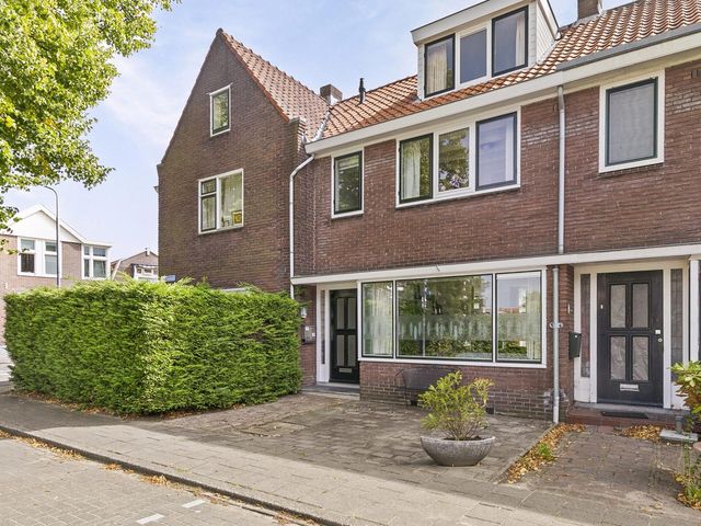 Dahliastraat 1, Koog Aan De Zaan