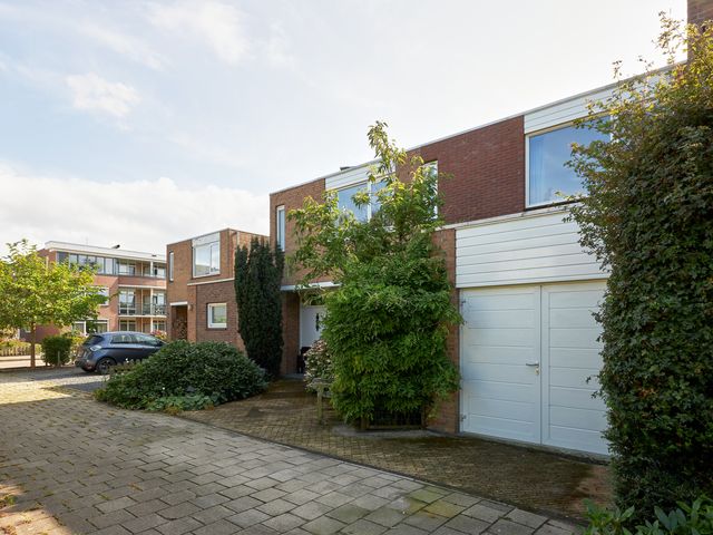 A.G.M. Van Der Hoevenstraat 79, Ter Aar