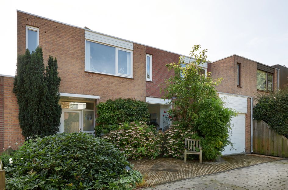 A.G.M. Van Der Hoevenstraat 79