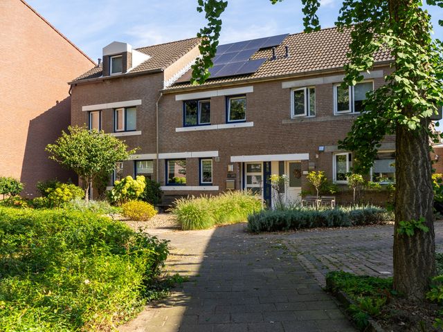 Lindonklaan 145, Raamsdonksveer