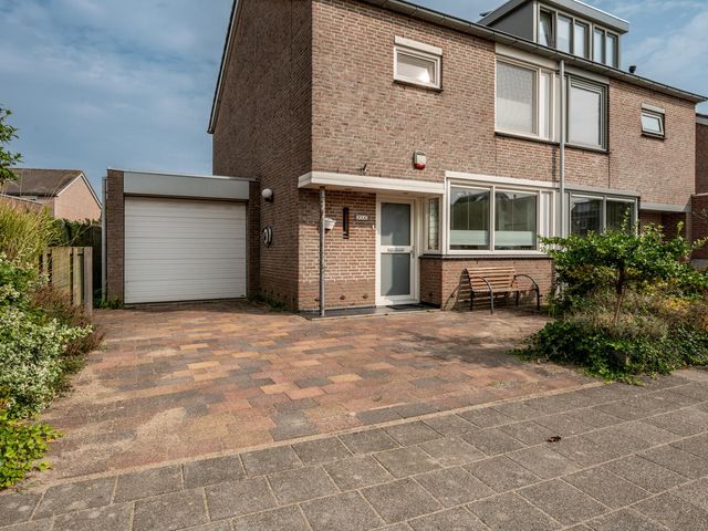 Schonbergweg 54, Almere