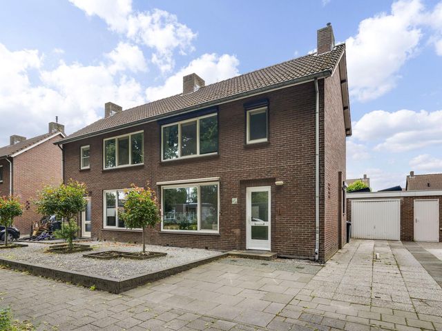 Franciscanessenstraat 11, Nederweert