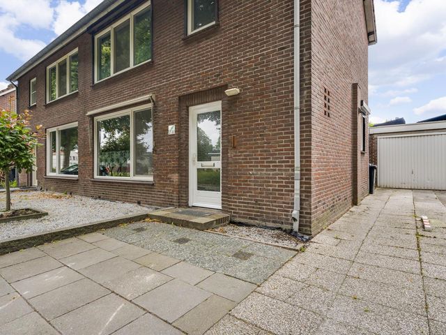 Franciscanessenstraat 11, Nederweert