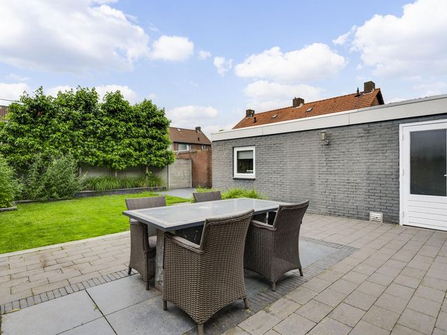 Franciscanessenstraat 11, Nederweert