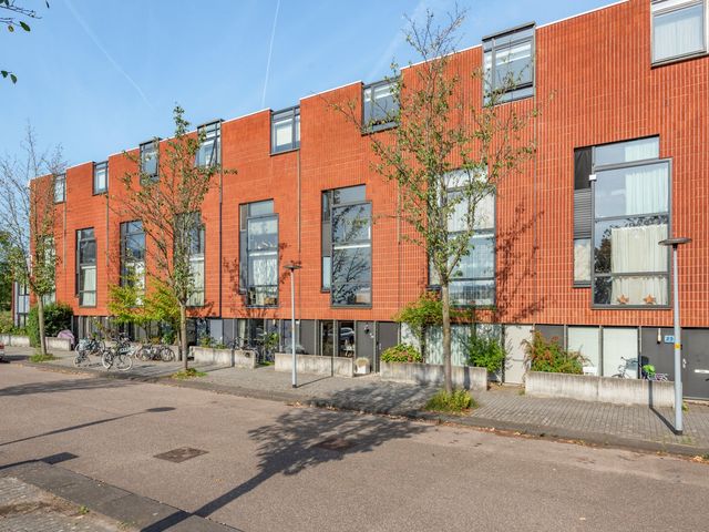 Klaas van Reeuwijkstraat 27, Hoofddorp