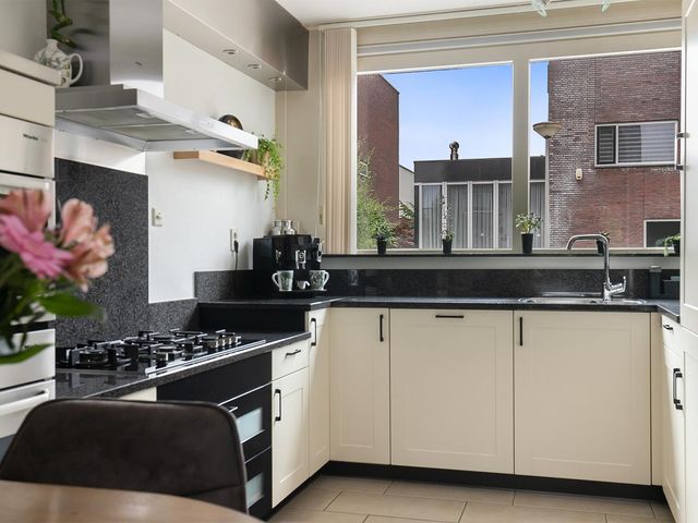 Velhorstlaan 12, Spijkenisse