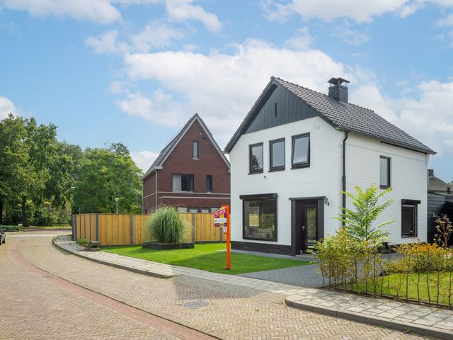 Irenestraat 10, Delden