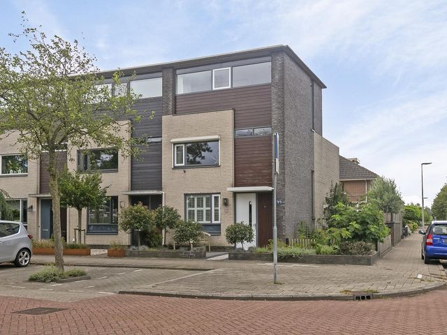 Sluisleede 35, Barendrecht