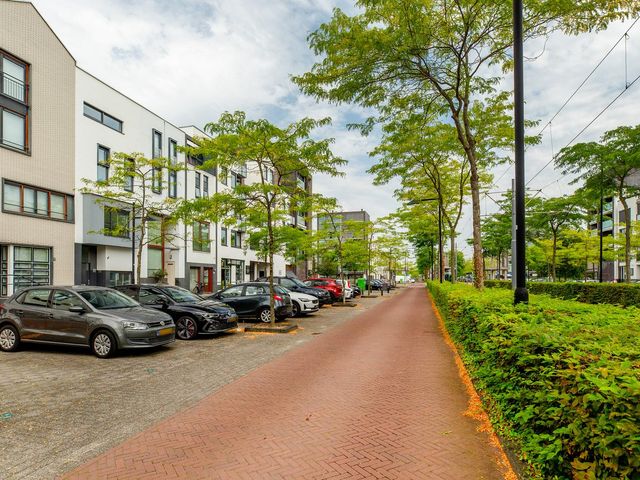 Avenue Carnisse 76, Barendrecht