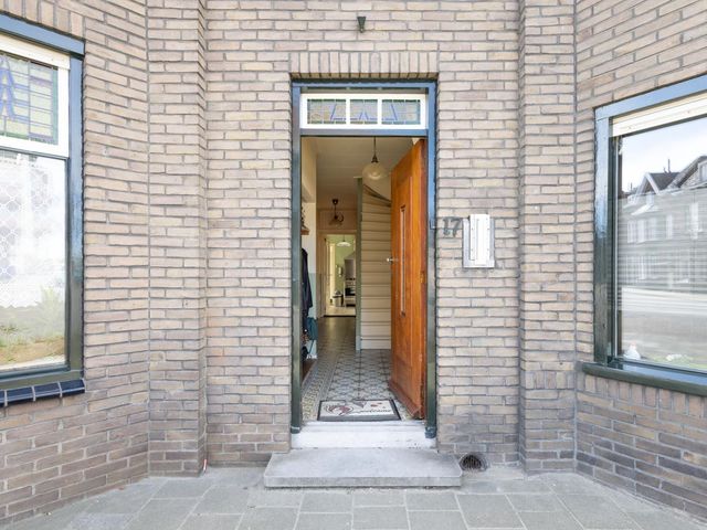 Burgemeester Geillstraat 17, Terneuzen