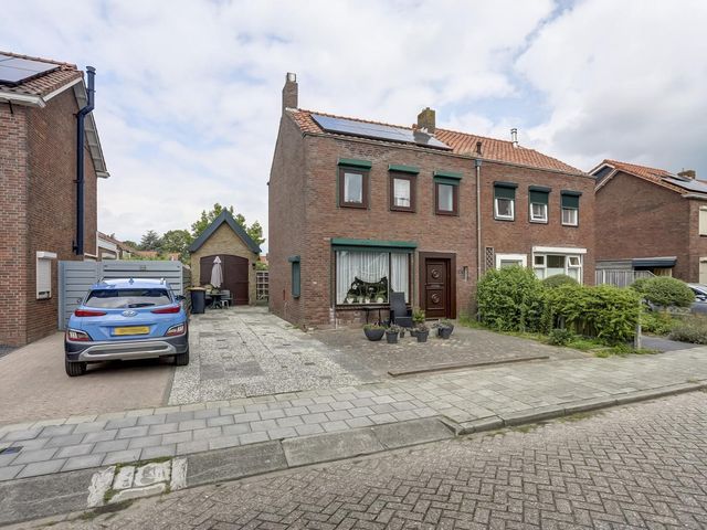 Ooststraat 25, Nieuwerkerk