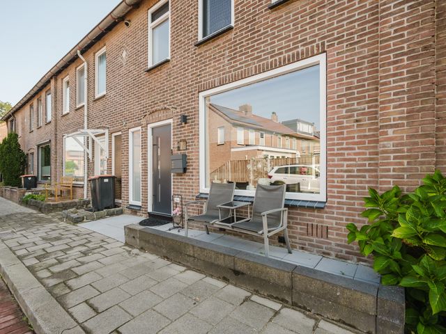 Maasstraat 13, Rhoon