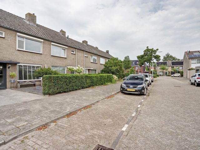 Van der Glasstraat 11, Bergen Op Zoom