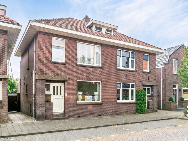 Oranjelaan 10, Waddinxveen